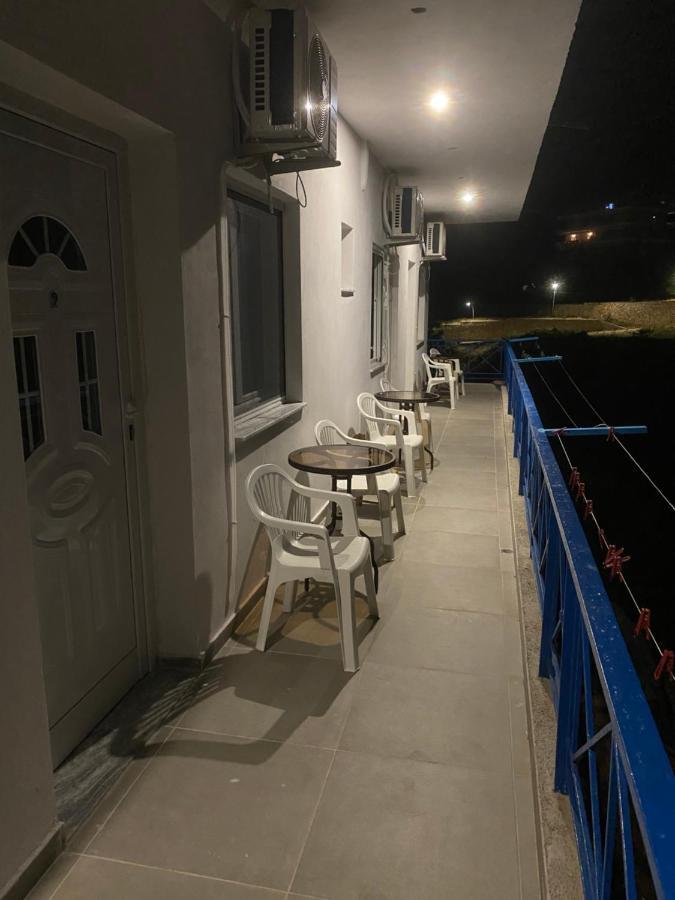 Eleni'S Holiday Rooms Himarë Exterior foto